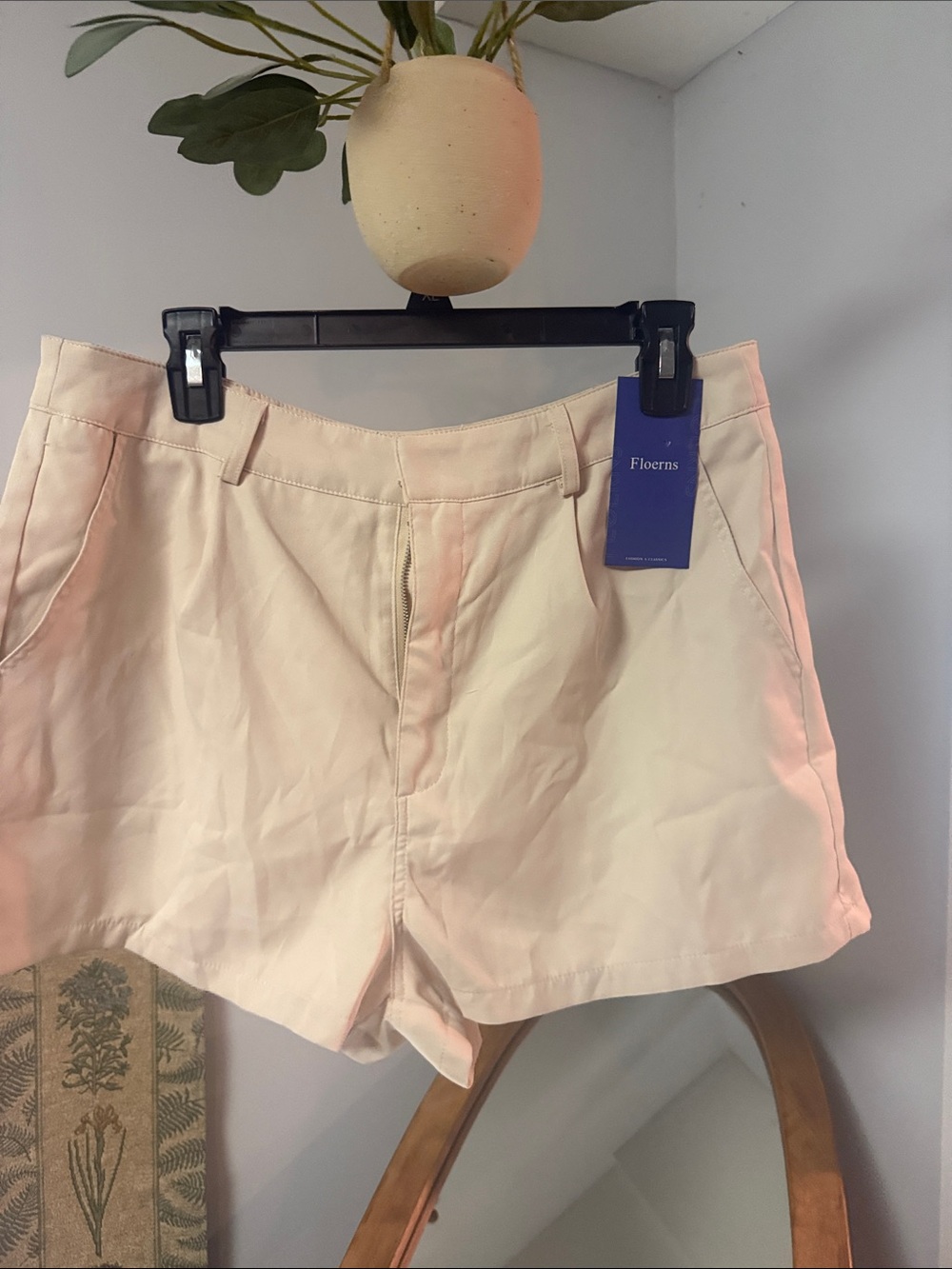 Women's Cream High-Waist Tailored Shorts